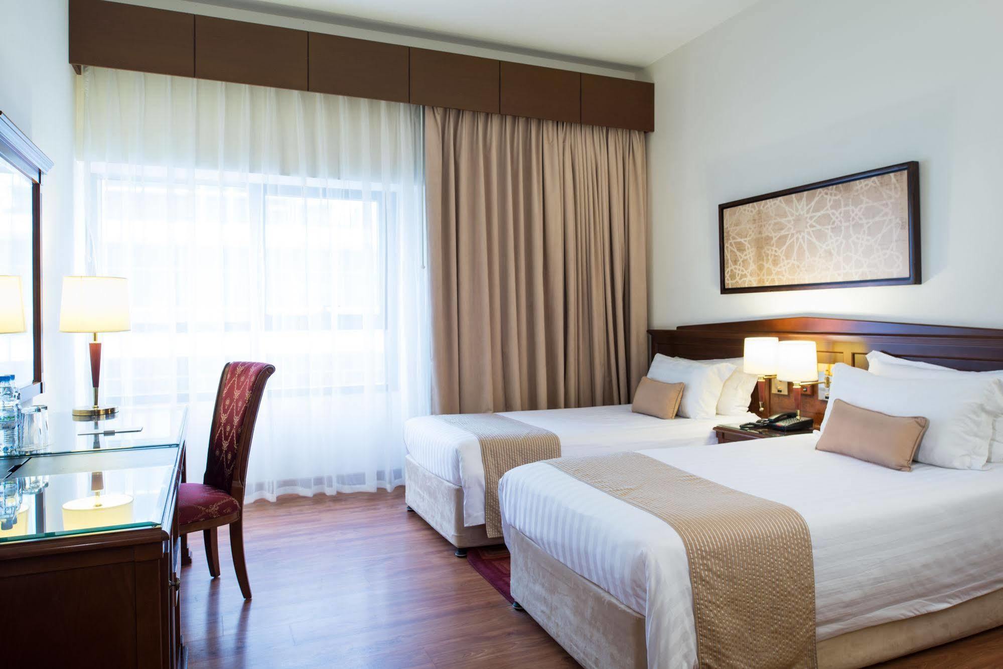 होटल Majestic Retreat 4*
